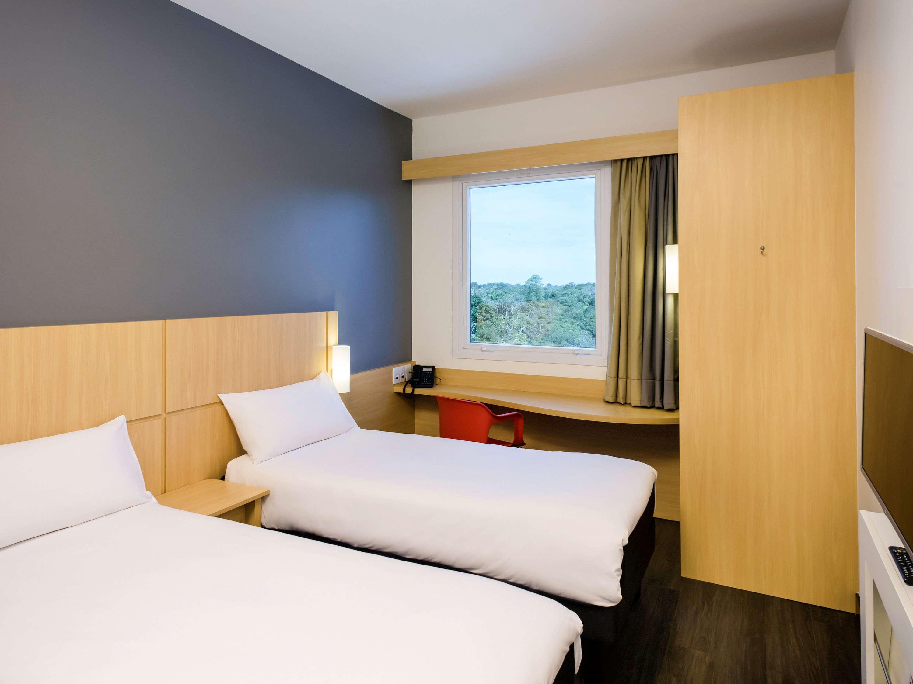 Ibis Aeroporto Hotel 3*