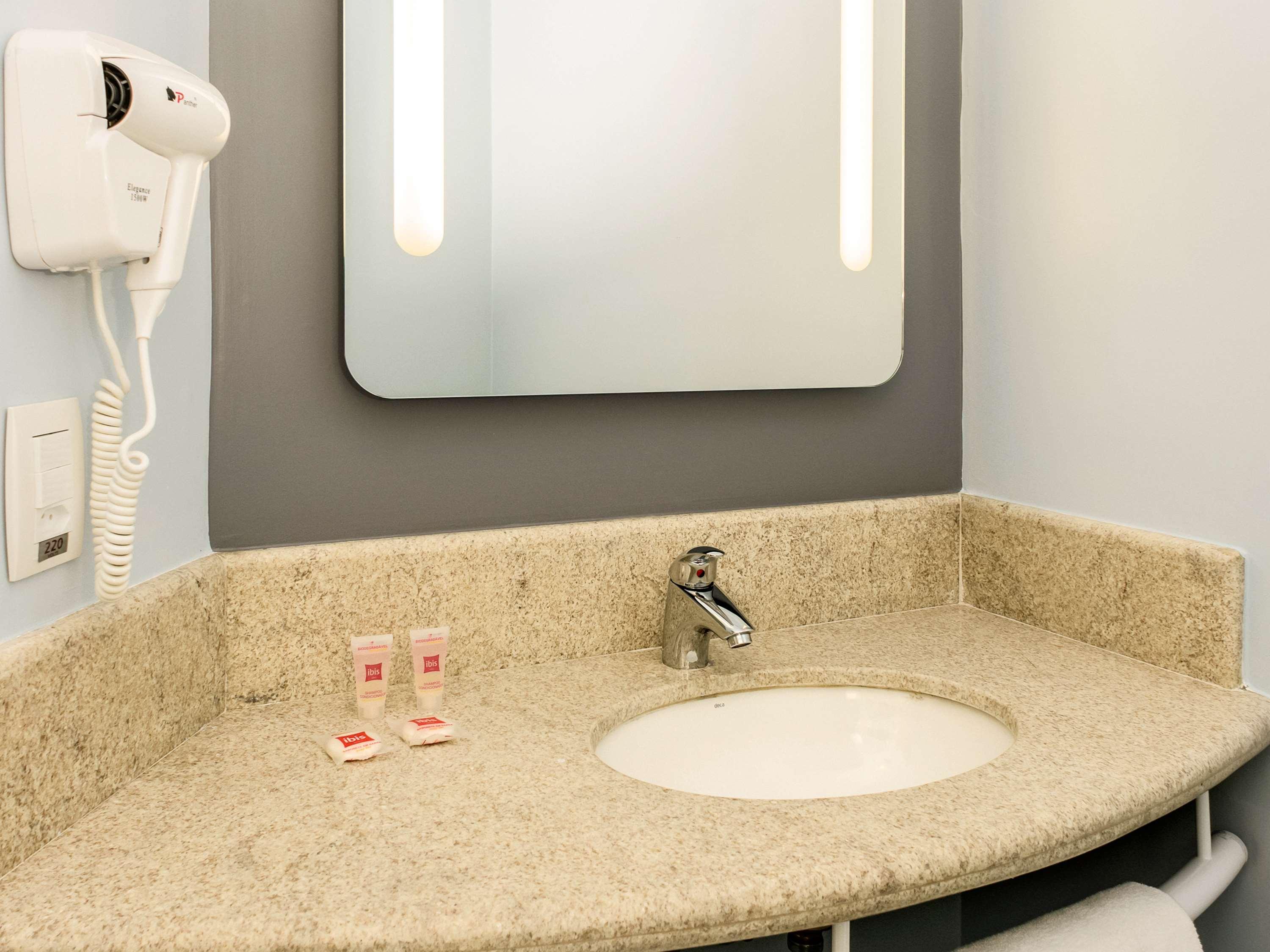 Hotel Ibis Aeroporto 3*